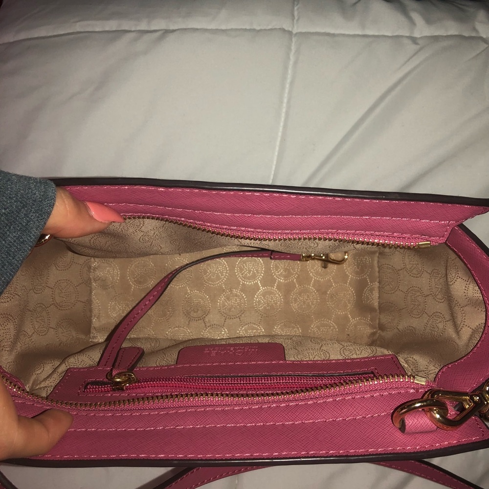 Michael Kors Purse - Picture 5 of 8